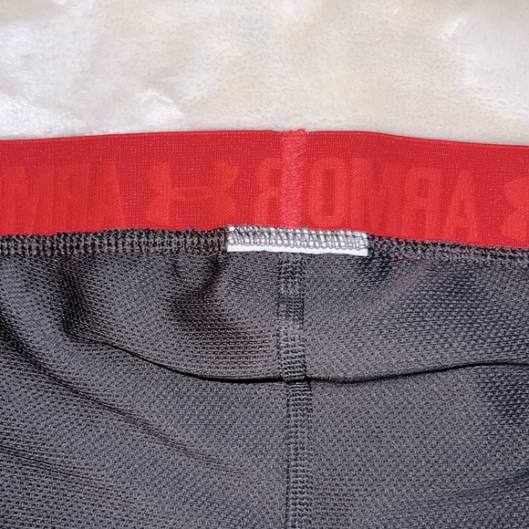 UNDER ARMOUR 🩳 2-in-1 GRAY/RED ATHLETIC SHORTS w/BUILT-IN COMPRESSION SHORT XXL - Picture 8 of 10